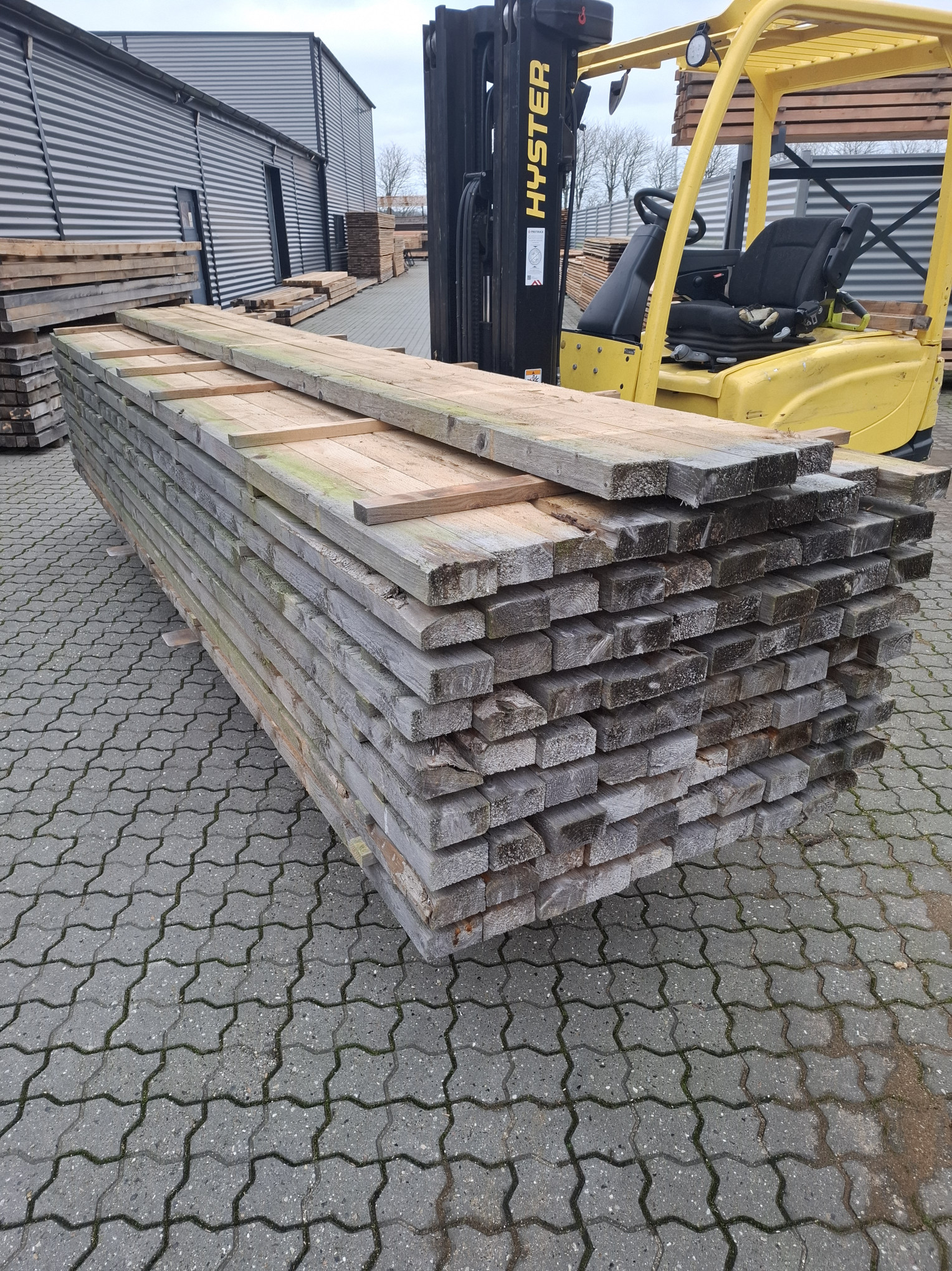 Restparti i gran, Tømmer, 94 stk 50x100x4,20m 1 - Restparti gran tømmer 50x100 mm – 94 stk á 4,20 m. Stabilt og alsidigt konstruktionstømmer til byggeprojekter. Sælges kun samlet - Himmerlands Handel Restparti i gran, Tømmer, 94 stk 50x100x4,20m