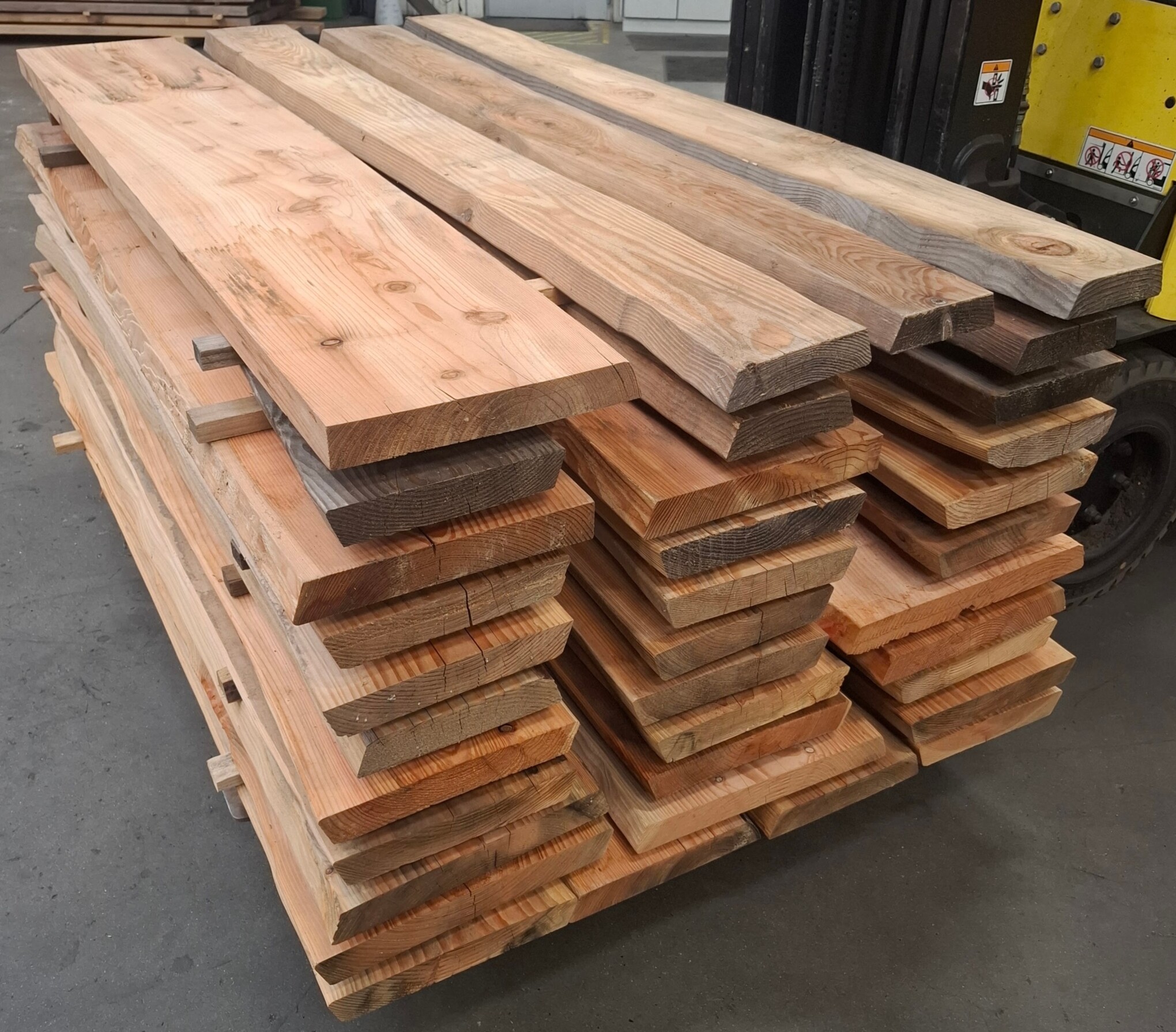 35 stk høvlet på 4 sider kalmar planker 50x200x400x1800 mm 1 - Himmerlands Handel 35 stk høvlet på 4 sider kalmar planker 50x200x400x1800 mm