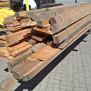 Frasorteret / 2. sortering lærketræ i længde 4,20 m, 1,5 M3 / 880 kg