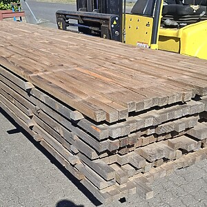 Pakke med 161 stk Lærketræ lister i 38x40x4200 mm (Sælges kun som pakke)