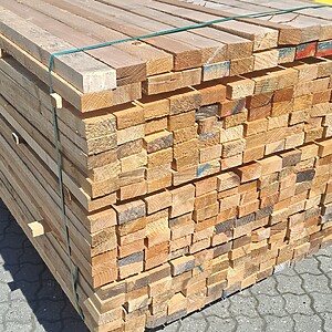 Pakke med lærketræs lægter 247 stk 38x73x3,60 (Sælges kun som pakke)