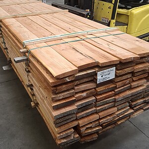 Høvlet lærketræ 28x160 / 38 stk x 4,20m + 34 stk x3,60m = 240  m.  (Sælges kun som pakke)