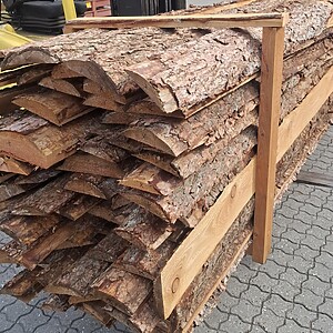Skaller i lærketræ, 67 stk 4,20 m = 281 m (Sælges kun som pakke)